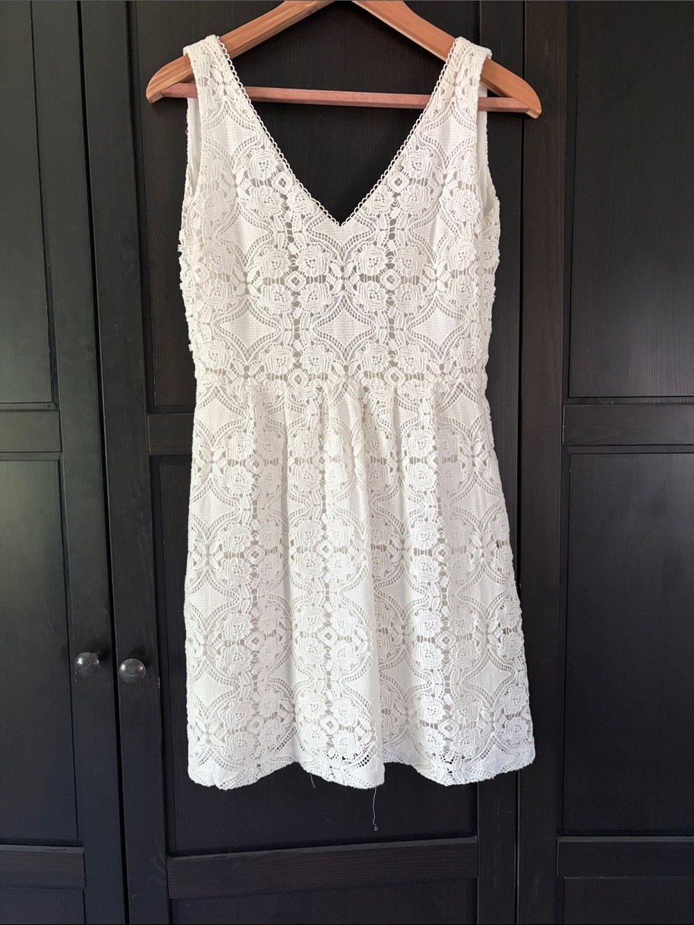Sezane Sleeveless White Lace V-Neck Dress